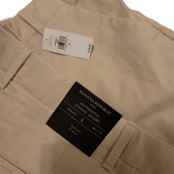 Banana Republic Flat-Front Chino Short - Picture 3 of 4
